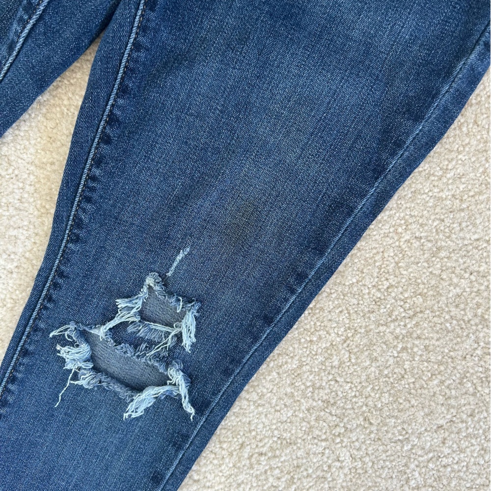 Levi’s Ripped Jeans - Picture 13 of 16